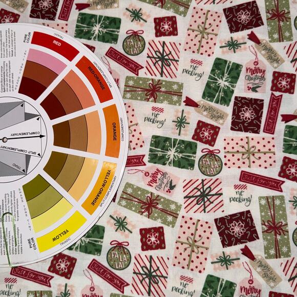 Presents, Gifts Tags & Bows - Christmas Village - Riley Blake Designs - 1 Yard - Picture 6 of 8